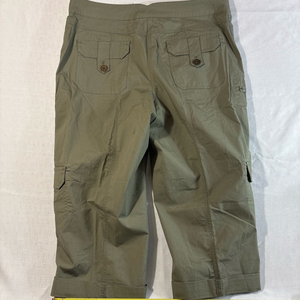 Chico's Sage Green Roll-up Cargo Capris - Picture 4 of 6